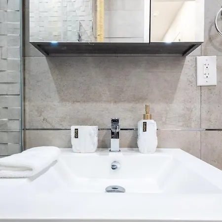 Apartment 317 Ues