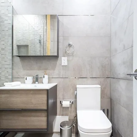 317 Ues Apartment