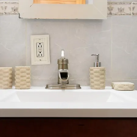 Apartment 26-2b Gramercy Large 1br Wd In Unit Courtyard