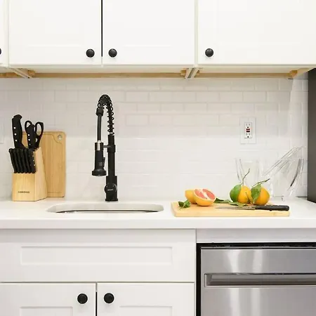 240-5 New Prime Location W&d In Unit Apartment *