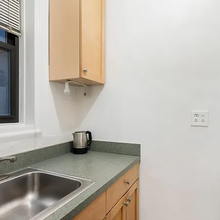 Apartment 105-2c Xl Prime Location New York