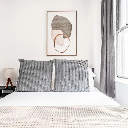 Apartment 2bd 1bth Apartment, Midtown Location Near Nyc Icons! New York