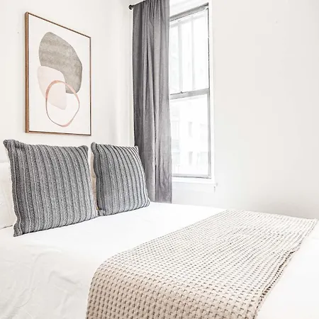 Apartment 2bd 1bth Apartment, Midtown Location Near Nyc Icons! New York