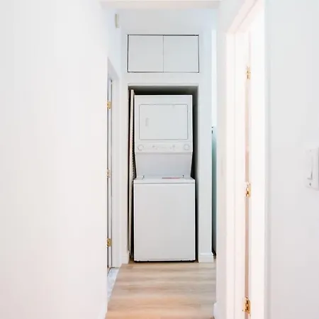 1435-4 I 3 Bedrooms 2 Bath Prime Upper East Apartment *