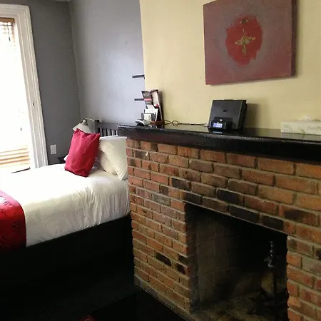 Colonial House 3* New York
