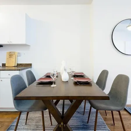 1435-2 3 Bedrooms 2 Bath Wd Ues *
