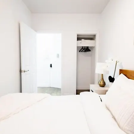 Apartment 1435-2 3 Bedrooms 2 Bath Wd Ues