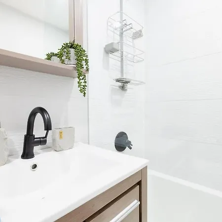 Apartment 13-2 I Brand New Luxury 2br Prime Union Square *