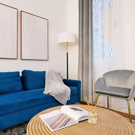 105-1g In Park Ave Location * New York