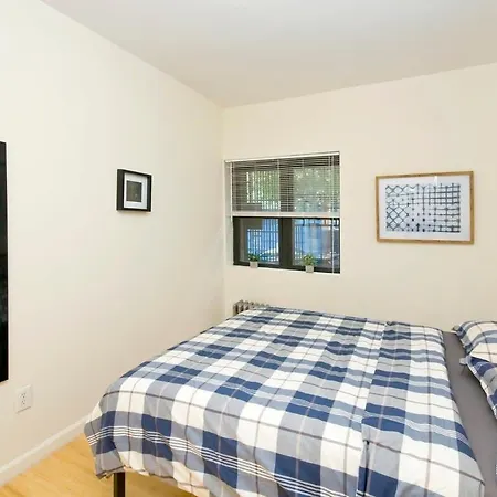 102-1a Value 2br Near Park Apartment New York