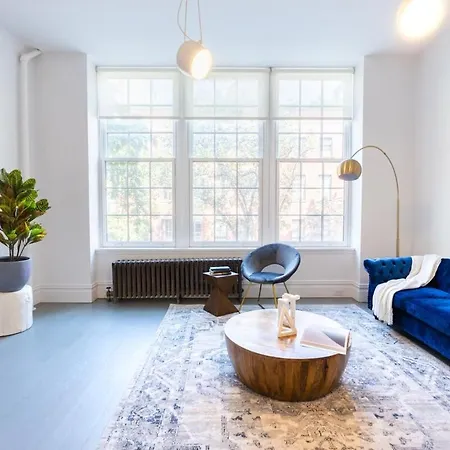 E10-2 Designer East Village Townhouse 1br * New York