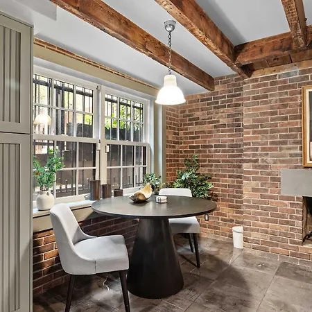 Downing By Rove Travel Private Terrace & Patio Apartment New York