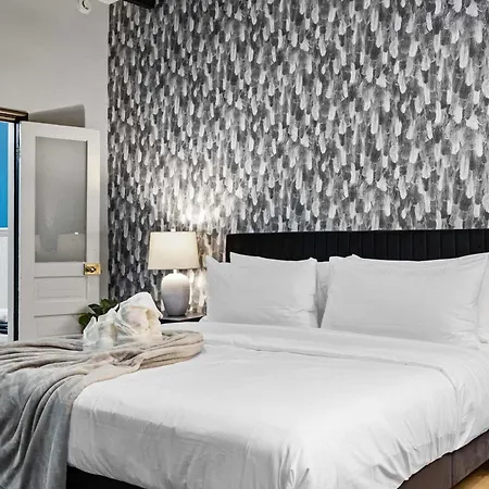 Downing By Rove Travel Private Terrace & Patio New York