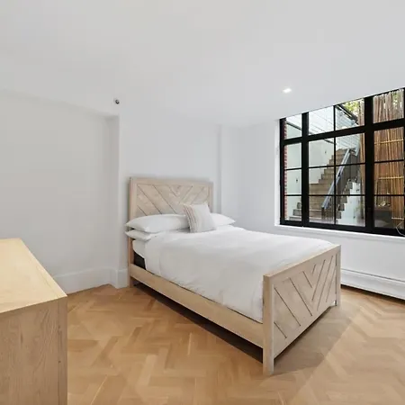 Apartment Clinton By Rove Travel 3br Duplex With Backyard New York