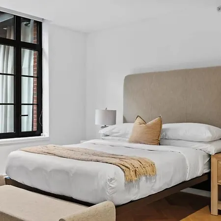 Clinton By Rove Travel 3br Duplex With Backyard Apartment *