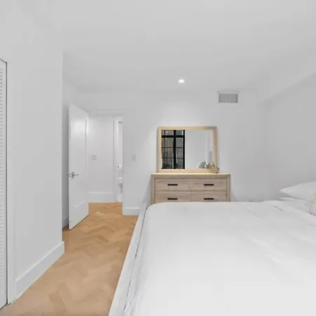 Clinton By Rove Travel 3br Duplex With Backyard Apartment New York
