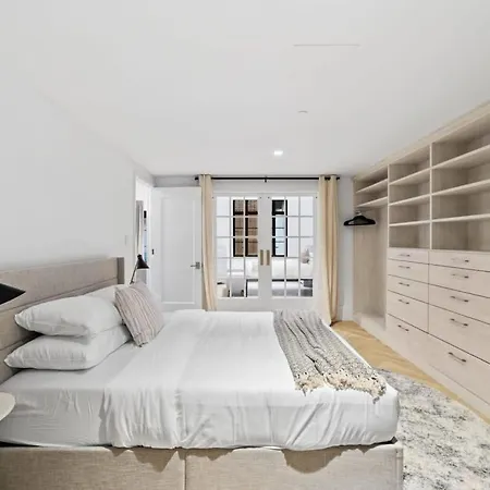 Clinton By Rove Travel 3br Duplex With Backyard Apartment *