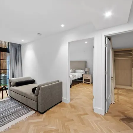Clinton By Rove Travel 3br Duplex With Backyard New York