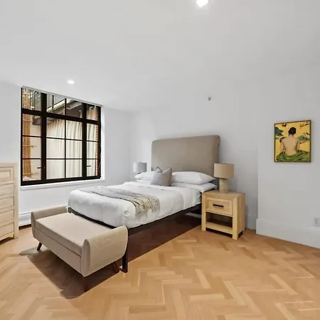 Clinton By Rove Travel 3br Duplex With Backyard *