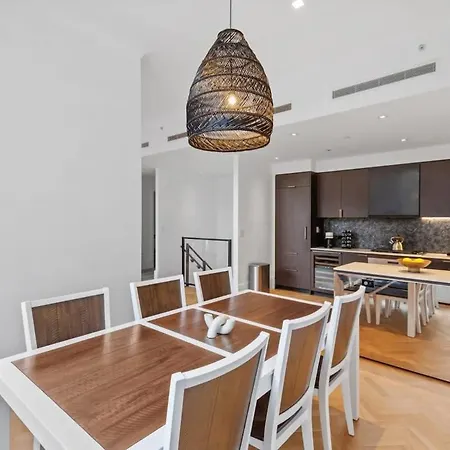 Clinton By Rove Travel 3br Duplex With Backyard Apartment