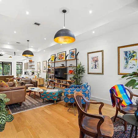 Bainbridge By Rove Duplex With Deck & Backyard Holiday home *