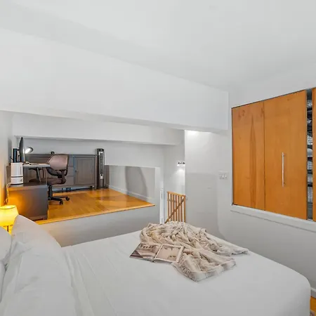 Barrow By Rove Travel 1br Loft With Shared Roof Apartment New York