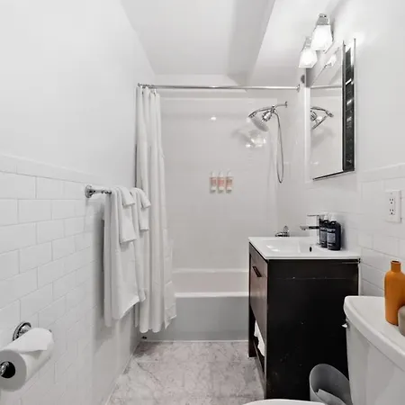 Chelsea Vista Ii By Rove Travel 2br Ph With Rooftop *