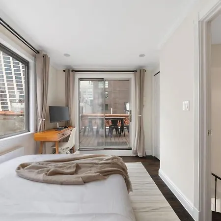 Chelsea Vista Ii By Rove Travel 2br Ph With Rooftop Apartment