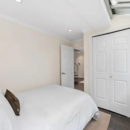 Chelsea Vista Ii By Rove Travel 2br Ph With Rooftop Apartment New York