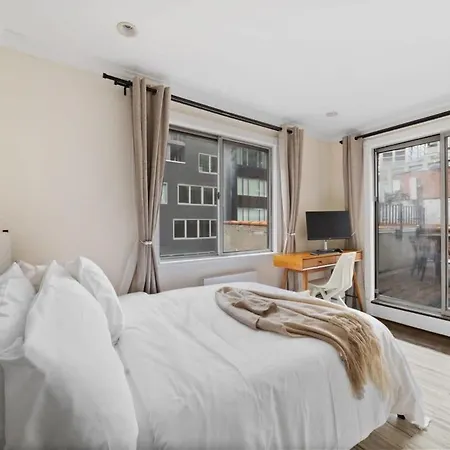Chelsea Vista Ii By Rove Travel 2br Ph With Rooftop