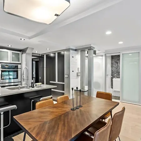 Charles Court By Rove Travel Grand 2br Duplex New York