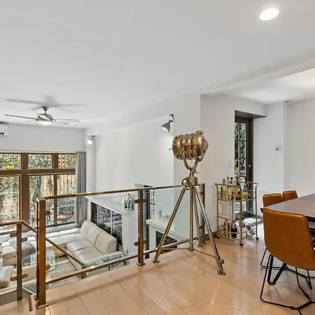 Apartment Charles Court By Rove Travel Grand 2br Duplex New York