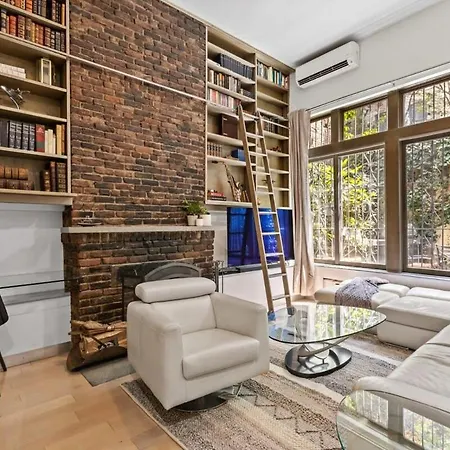 Charles Court By Rove Travel Grand 2br Duplex New York