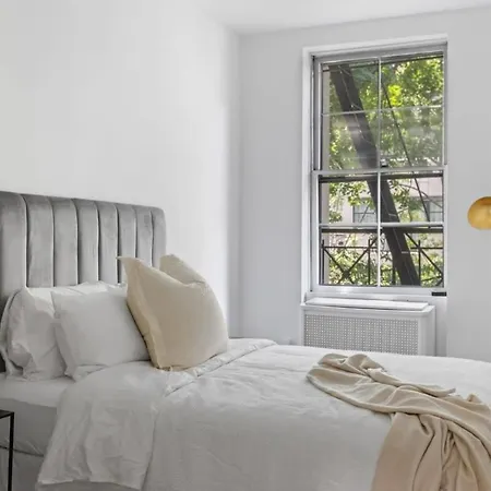 Chelsea Canvas Iii By Rove Travel Charming 2br Gem * New York