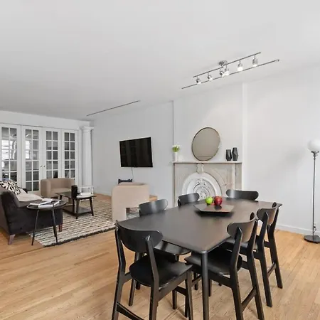 Chelsea Canvas Iii By Rove Travel Charming 2br Gem Apartment *