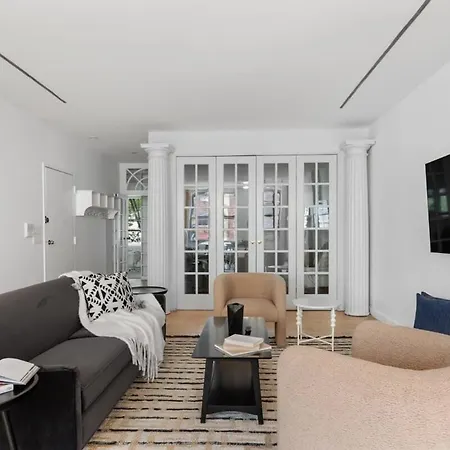 Apartment Chelsea Canvas Iii By Rove Travel Charming 2br Gem New York