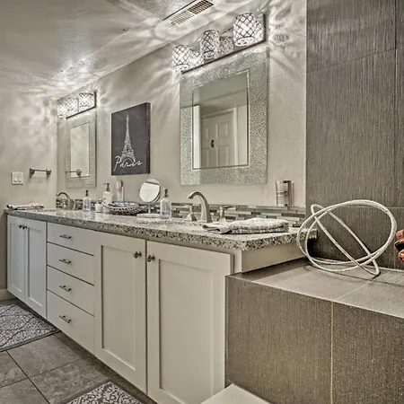 Chic 3br 1bath Apartment *