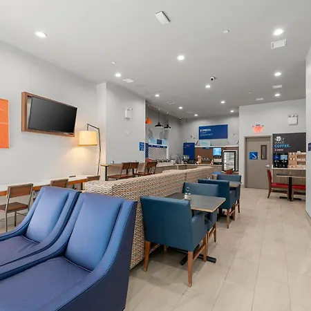 Hotel Express & Bronx - Zoo Area By Ihg