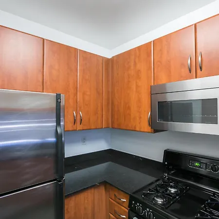 Fully Furnished 1 Bedroom 1 Bathroom In Murray Hill * New York