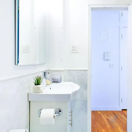 62-3b Prime Ues Holiday home