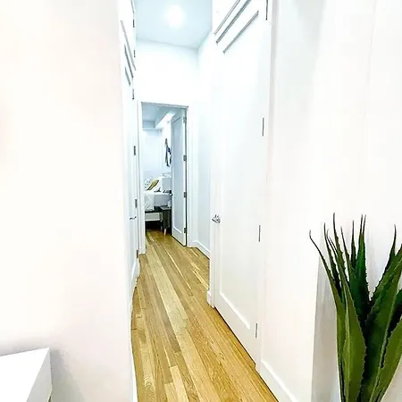 62-2b Renovated 1br Located In Prime Upper East Side New York