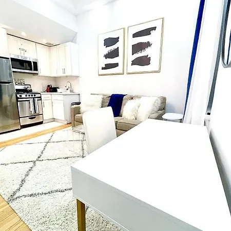 Apartment 62-2b Renovated 1br Located In Prime Upper East Side New York