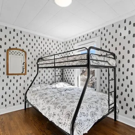 The Whimsical I Holiday home