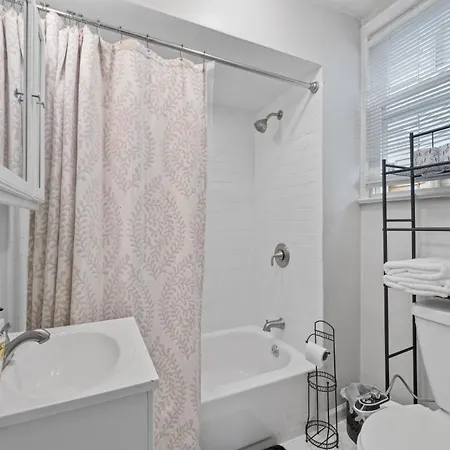 The Rainforest I Sleeps 16 20m To Nyc Free Parking Holiday home New York