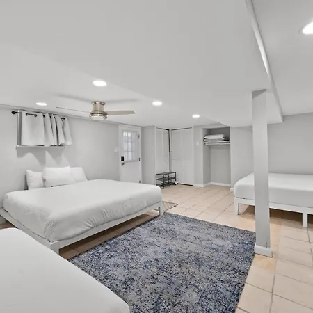 Holiday home The Rainforest I Sleeps 16 20m To Nyc Free Parking New York
