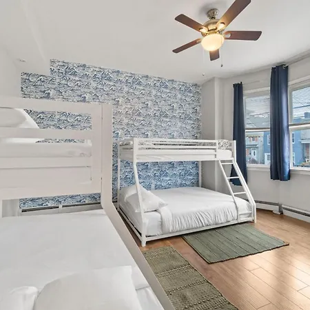 Holiday home The Rainforest I Sleeps 16 20m To Nyc Free Parking New York