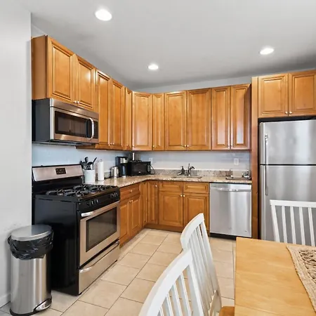 The Rainforest Ii Sleeps 16 20m To Nyc Free Parking New York
