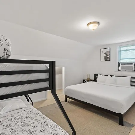 Holiday home The Rainforest Ii Sleeps 16 20m To Nyc Free Parking *
