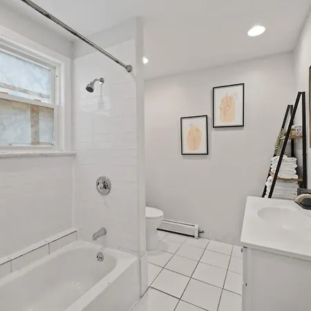 The Rainforest Ii Sleeps 16 20m To Nyc Free Parking Holiday home New York