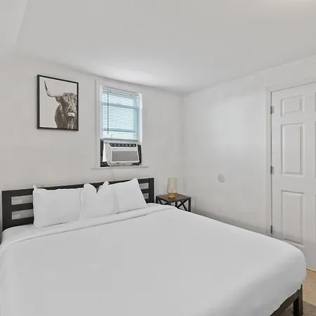 The Rainforest Ii Sleeps 16 20m To Nyc Free Parking Holiday home New York